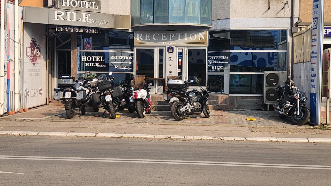 Hotel Rile Men Blue Nis Exterior photo